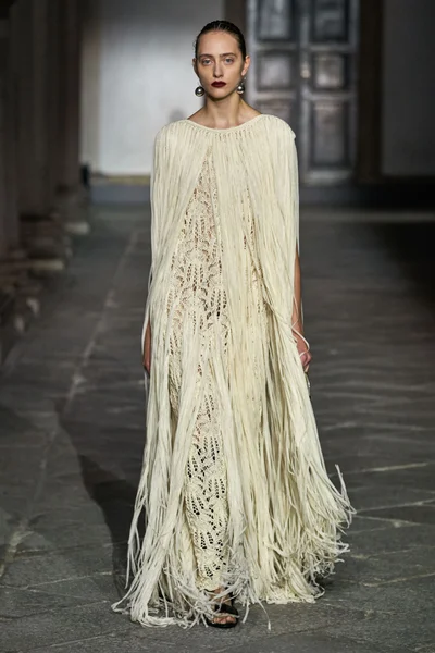 Look 30